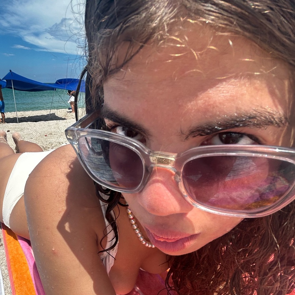 Meet your Posher, Adri